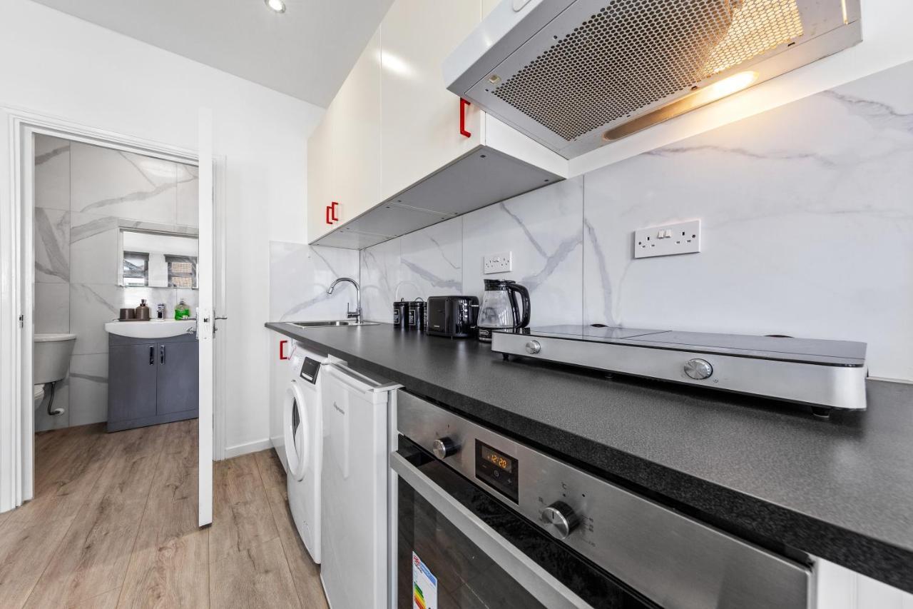 Comfy 1Bdr - 30Mins To Central Ldn - Parking The Hyde Εξωτερικό φωτογραφία